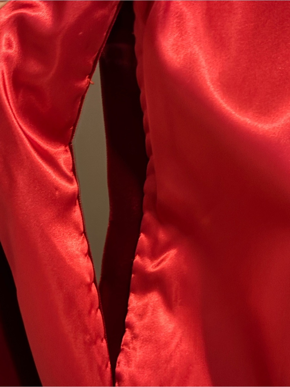 Vintage Deep Red Velvet Hooded Cape Cloak Satin Lined - Picture 11 of 16